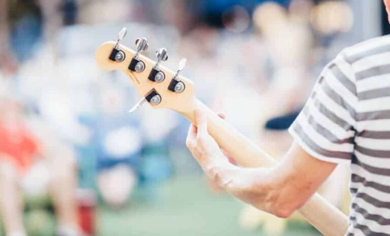 Guitars & Games